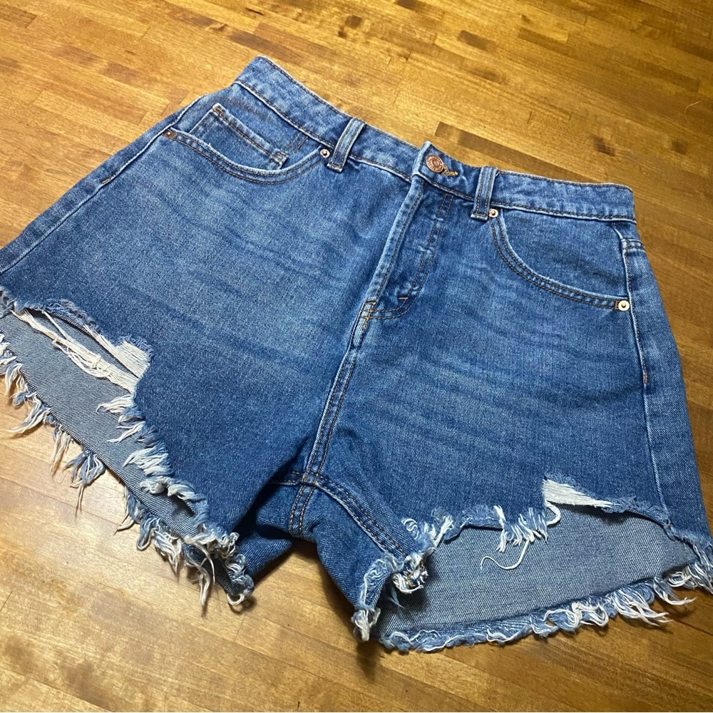 Wild Fable Blue Distressed High Rise Short 6
